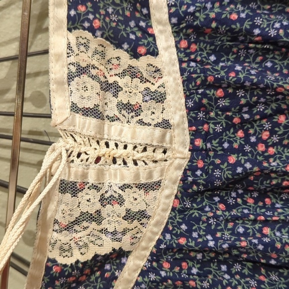 Jessica's Gunnies Prairie Vintage Midi Skirt Floral Pockets Lace Corset Y2K - Picture 4 of 13